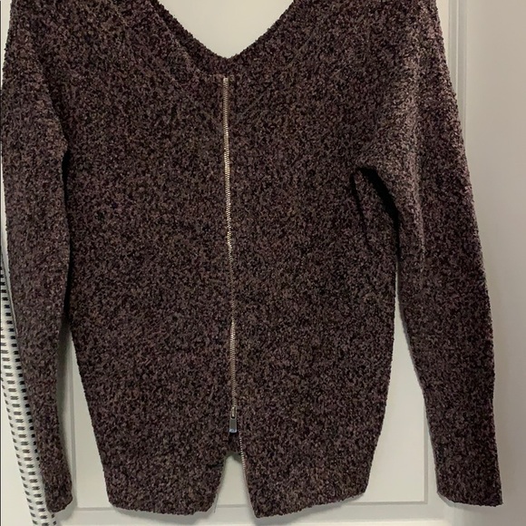 Dynamite Sweater - Picture 2 of 2